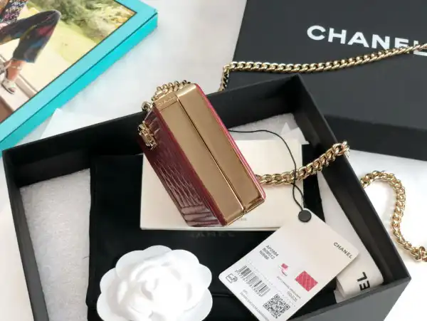 CHANEL BOY MINAUDIERE