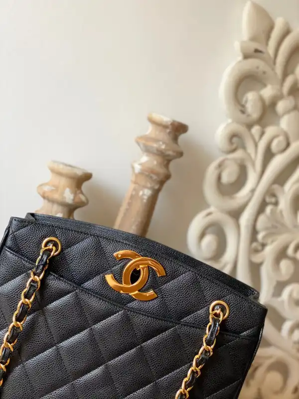 CHANEL VINTAGE TOTE