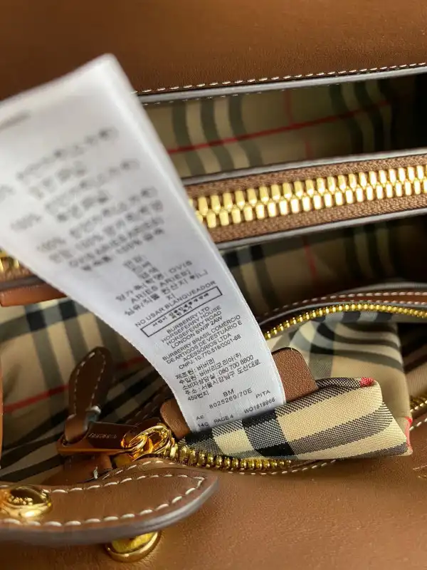 Yupoo bagsoffer BURBERRY Mini Vintage Check Two-handle Title Bag