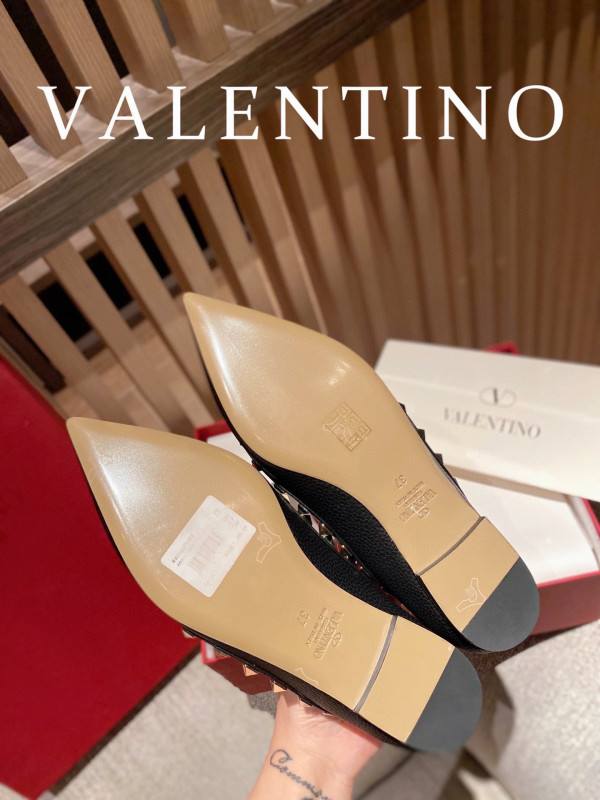 VALENTINO ROCKSTUD FLAT