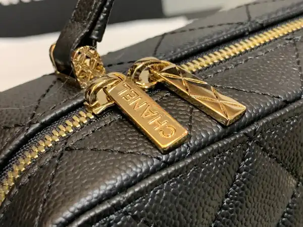 CHANEL VANITY CASE