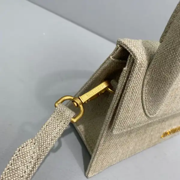 Bagsoffer JACQUEMUS Le Chiquito Mini Bag