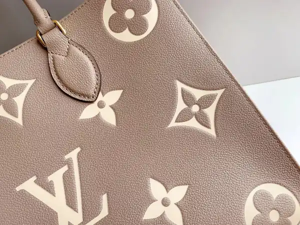 LOUIS VUITTON ONTHEGO MM