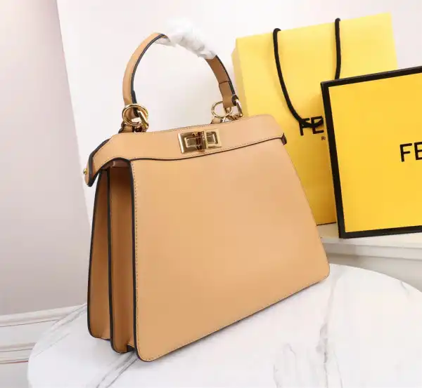 Fendi Peekaboo ISeeU Medium