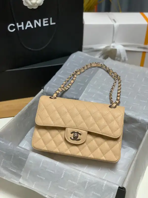 First bag ru CHANEL FLAP BAG 23CM