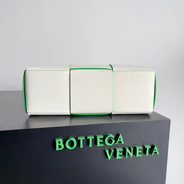 BOTTEGA VENETA Small Arco Tote Bag