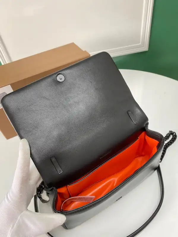 First bag ru BURBERRY SMALL Lola Bag