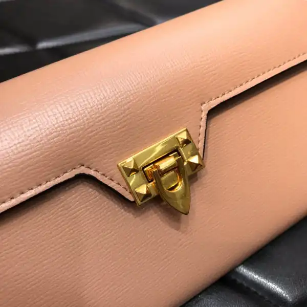 Bagsoffer VALENTINO ROCKSTUD WALLET