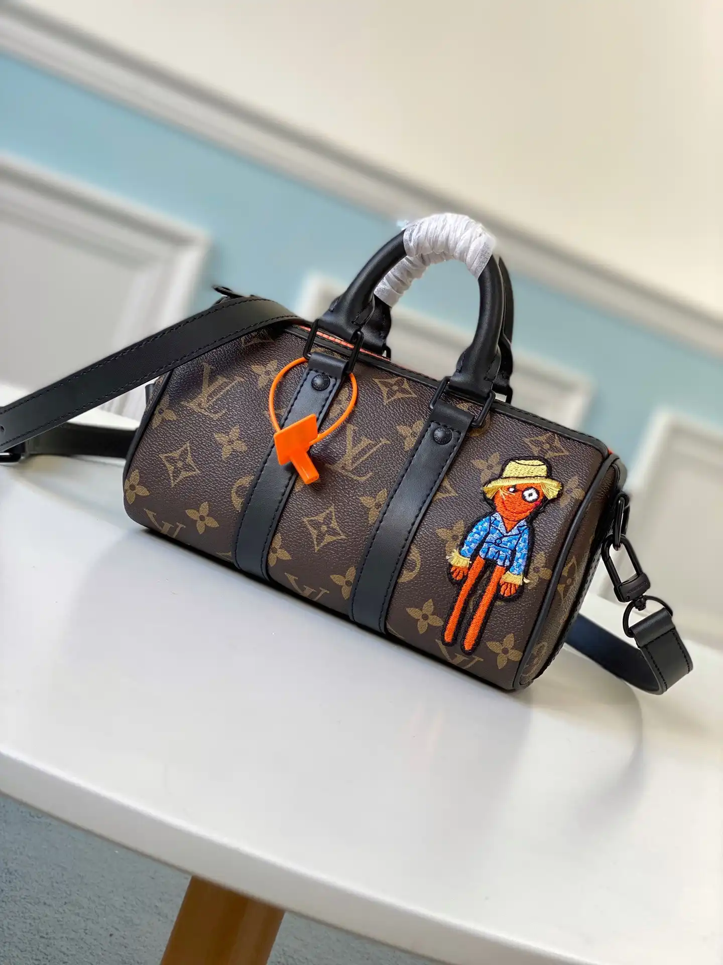 Firstbag Ru LOUIS VUITTON NANO LEEPALL