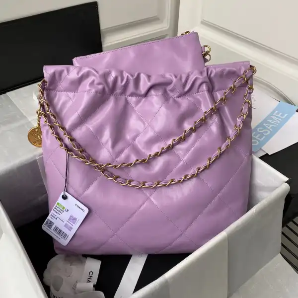 CHANEL 22 SMALL HANDBAG