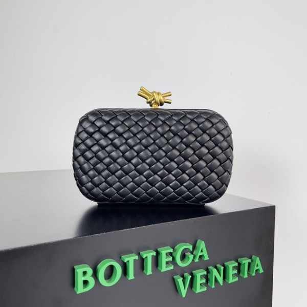 HOT SALE BOTTEGA VENETA Knot Minaudiere