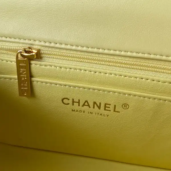 CHANEL FLAP BAG 20CM