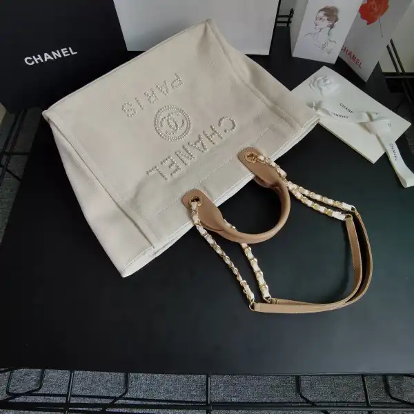 CHANEL SHOPPING BAG