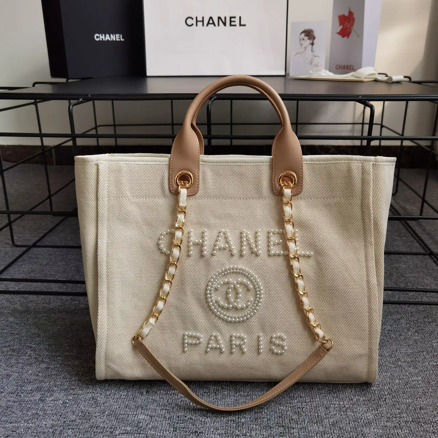 CHANEL SHOPPING BAG