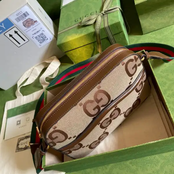 Bagsoffer GUCCI Messenger bag with jumbo GG