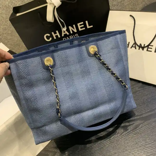 First bag ru CHANEL SMALL SHOPPING BAG