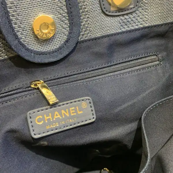 First bag ru CHANEL SMALL SHOPPING BAG