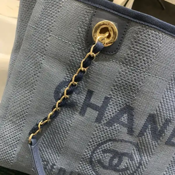 First bag ru CHANEL SMALL SHOPPING BAG