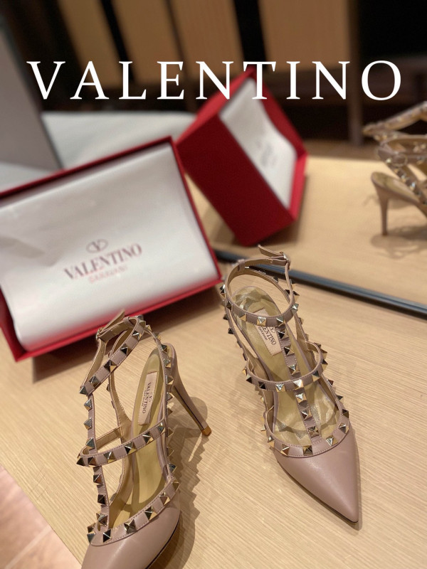 HOT SALE VALENTINO ROCKSTUD SANDAL