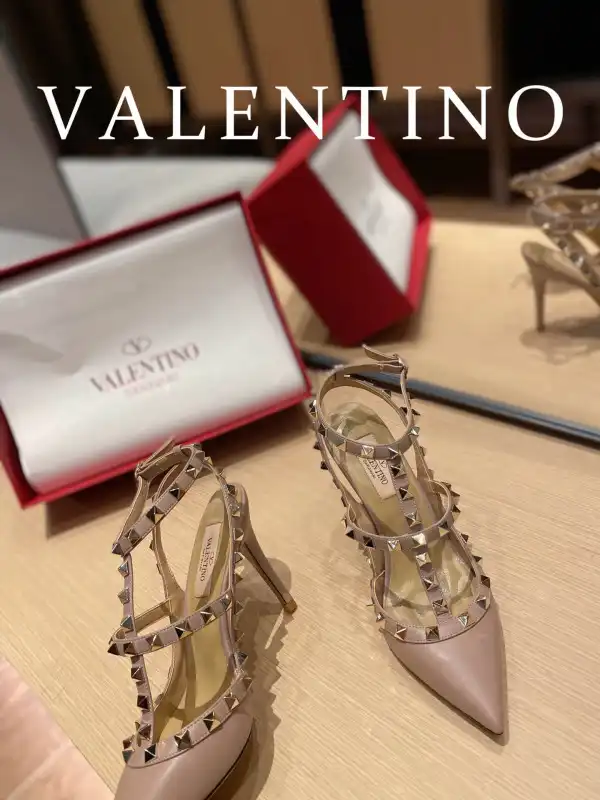 Yupoo bagsoffer VALENTINO ROCKSTUD SANDAL