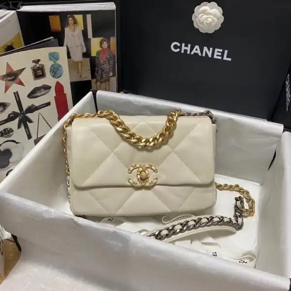 CHANEL 19 FLAP BAG