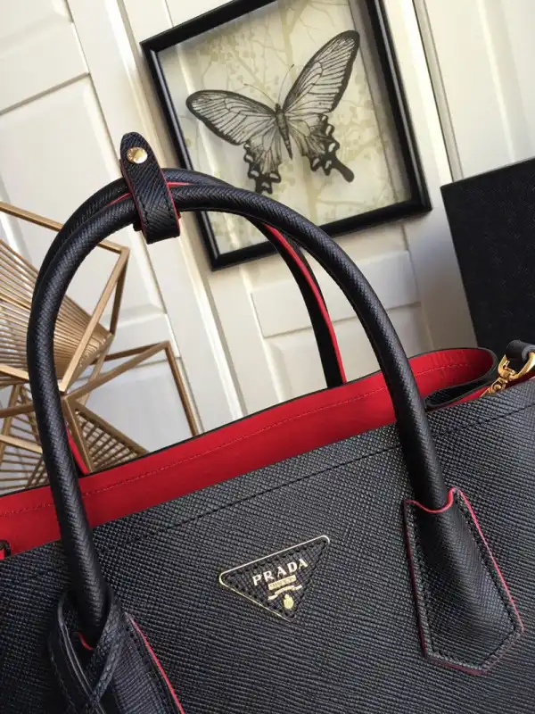 Bagsoffer PRADA Double Bag