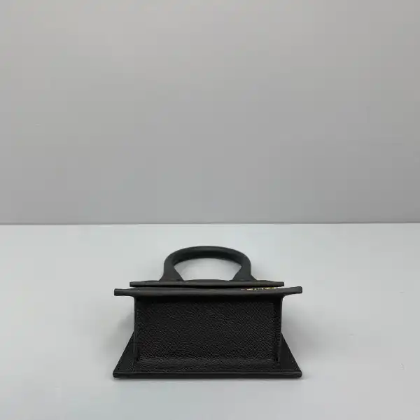 JACQUEMUS Le Chiquito Mini Bag