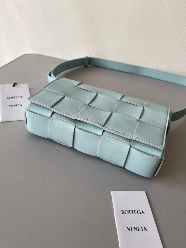 BOTTEGA VENETA CASSETTE