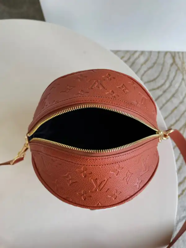 Aaa replica ru LOUIS VUITTON LVXNBA BALL IN BASKET