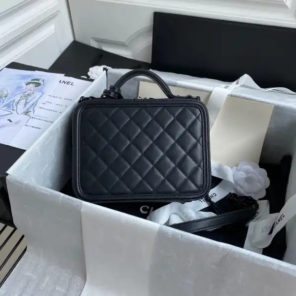 CHANEL VANITY CASE