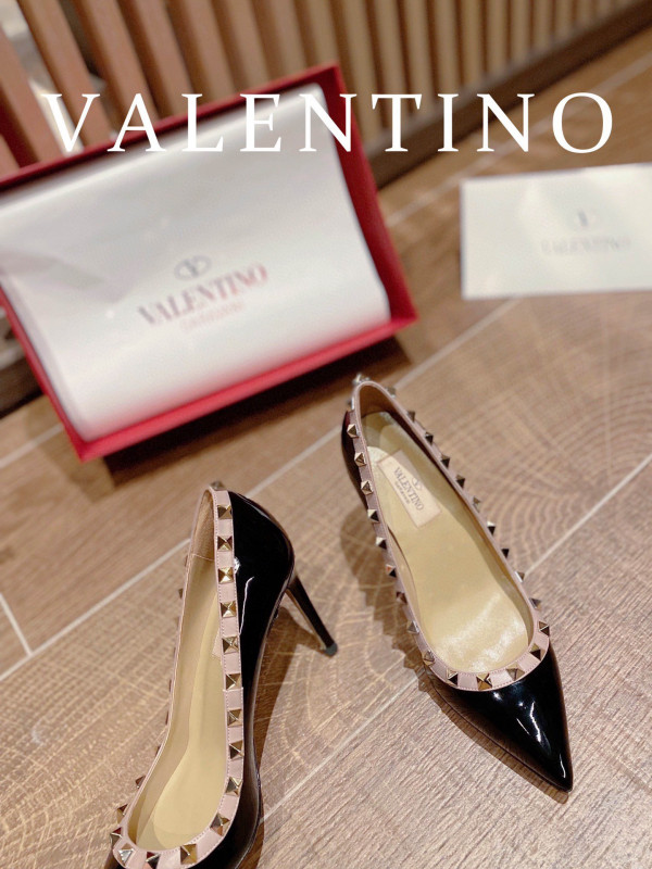 HOT SALE VALENTINO ROCKSTUD HIGH HEELS