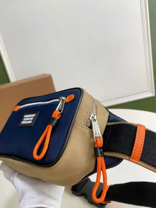 BURBERRY BUM BAG