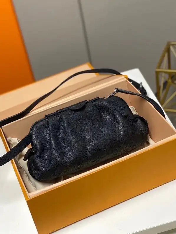 Firstbag Ru LOUIS VUITTON SCALA MINI POUCH