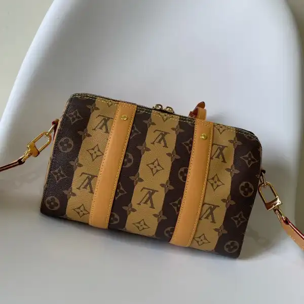 First bag ru LOUIS VUITTON CITY KEEPALL