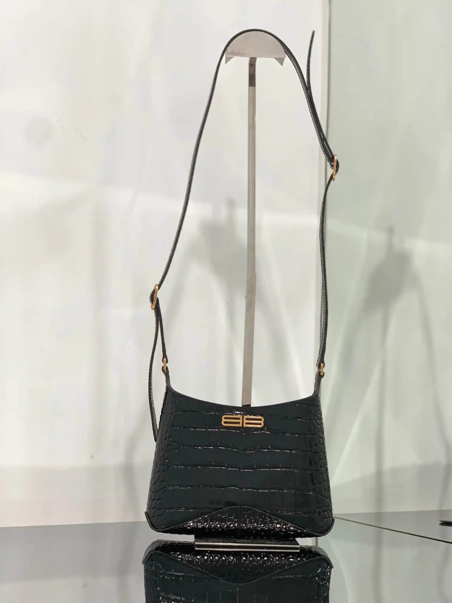 Firstbag Ru BALENCIAGA XX SMALL HOBO BAG