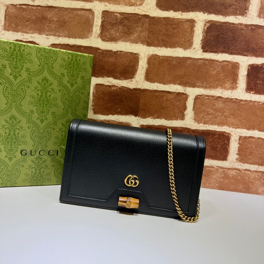 HOT SALE Gucci Diana mini bag with bamboo