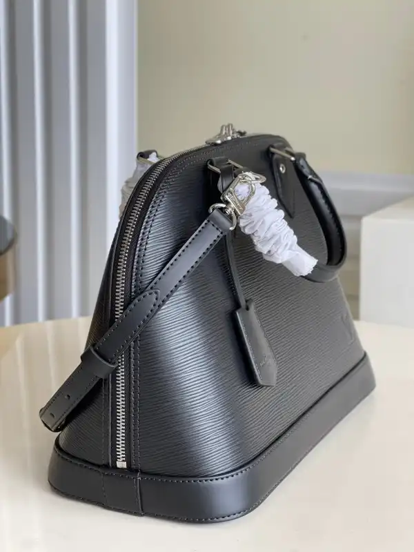 First bag ru LOUIS VUITTON ALMA PM