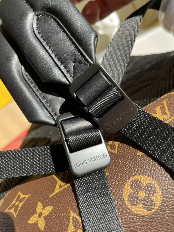 HOT SALE LOUIS VUITTON DEAN BACKPACK