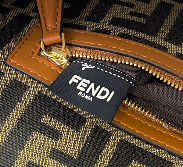 HOT SALE FENDI BAGUETTE