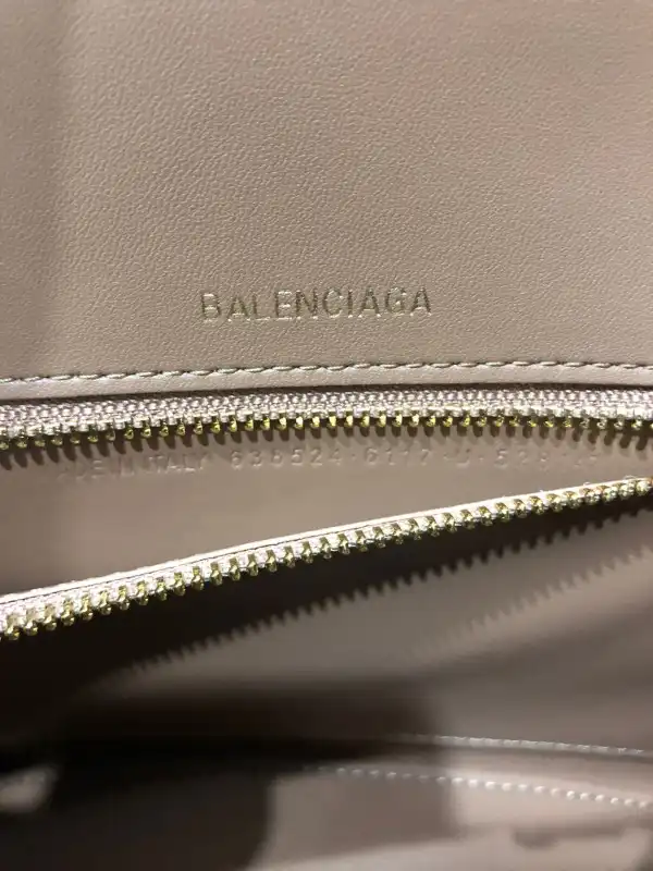 Bagsoffer BALENCIAGA HOURGLASS