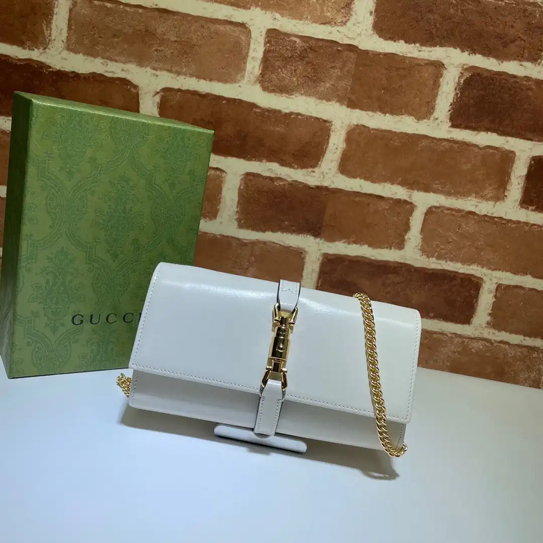 GUCCI Jackie 1961 chain wallet