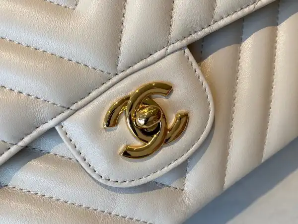 CHANEL FLAP BAG LAMBSKIN