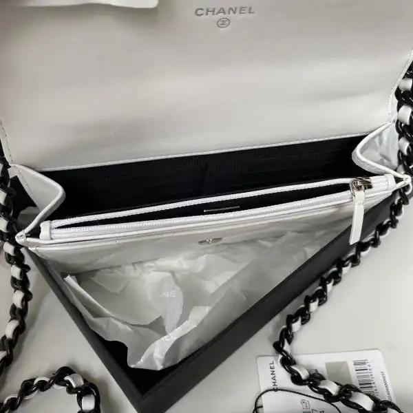 Firstbag Ru CHANEL19 WALLET ON CHAIN