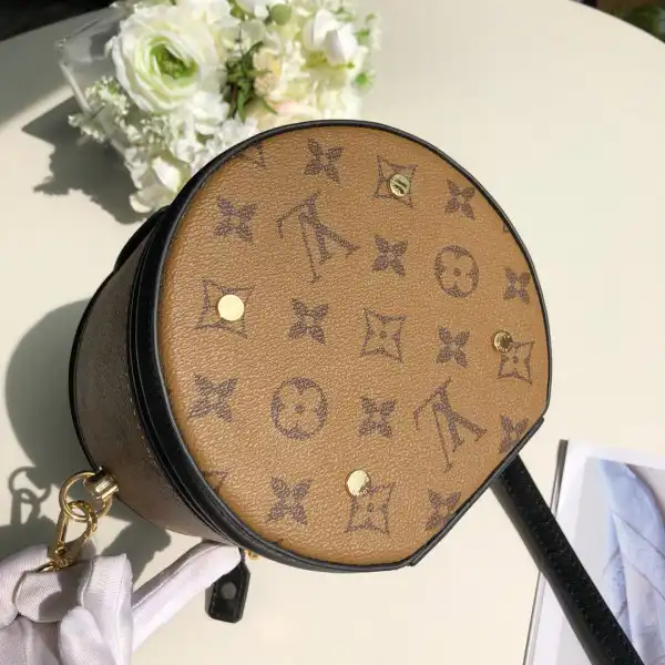 Frstbag ru LOUIS VUITTON CANNES