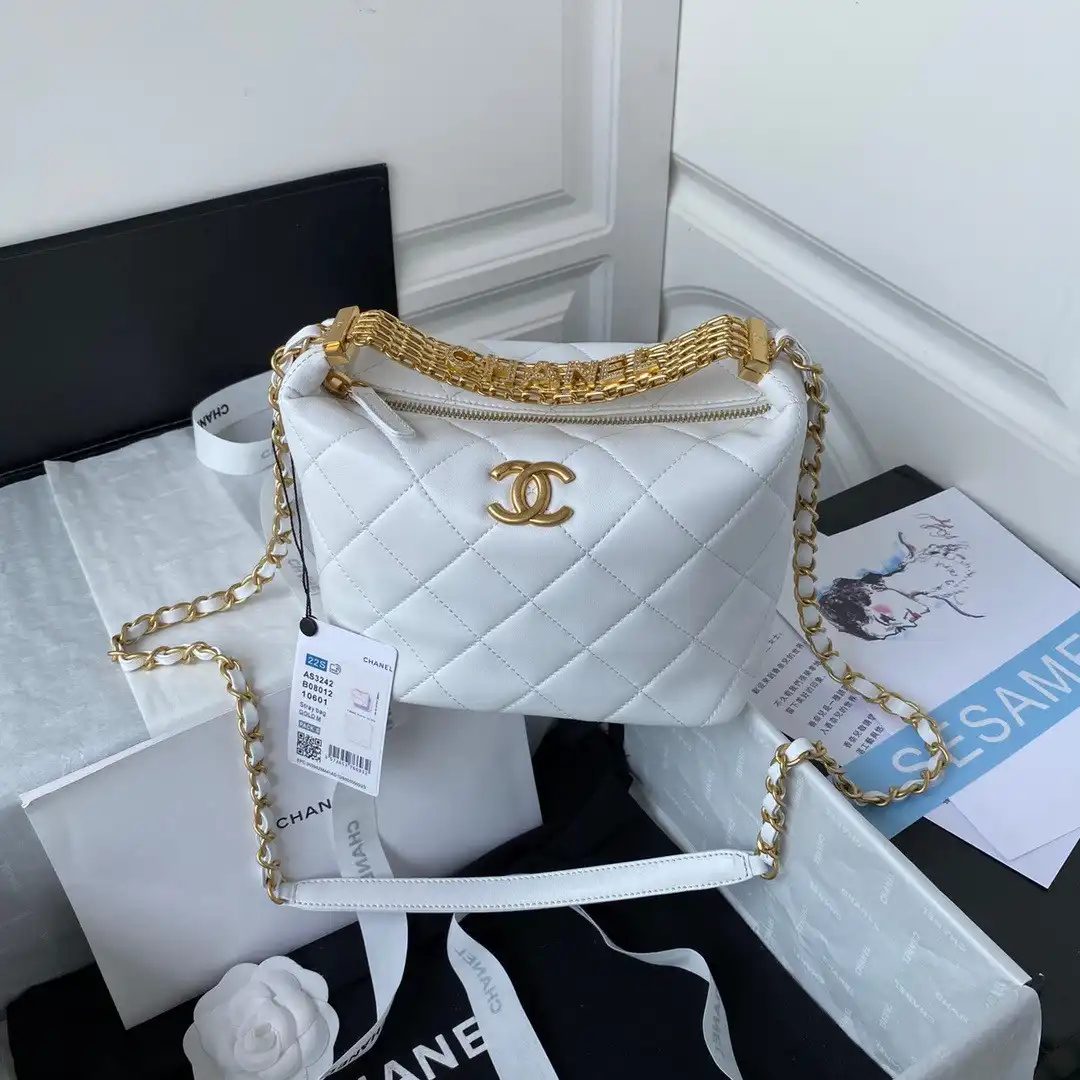 First bag ru CHANEL SMALL HOBO BAG