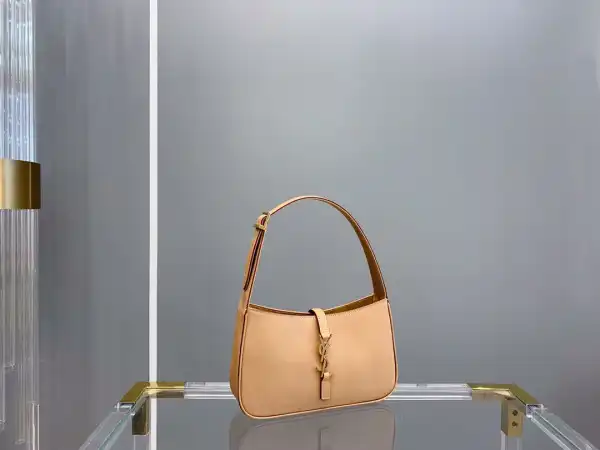 YSL LE 5 À 7 HOBO BAG