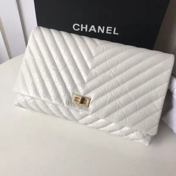 CHANEL CHANELUTCH