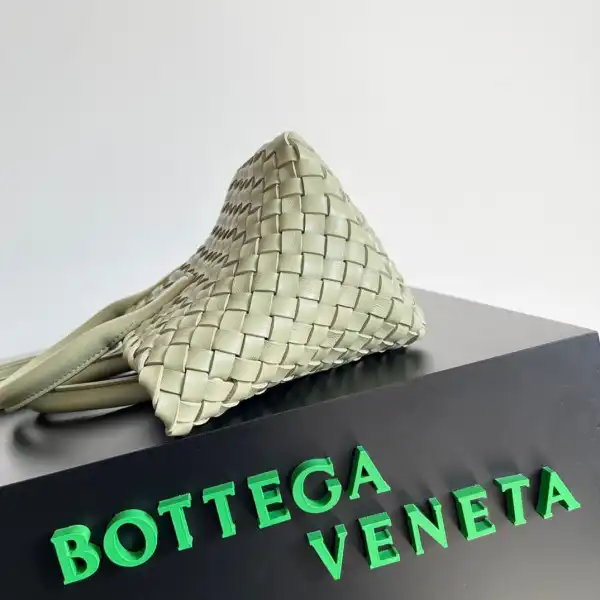 Bagsoffer yupoo BOTTEGA VENETA MINI CABAT