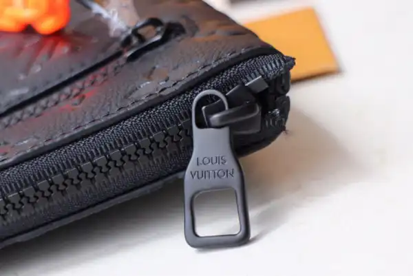 TO LOUIS VUITTON CLUTCH