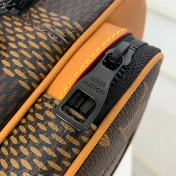 First bag ru LOUIS VUITTON NANO AMAZONE MESSENGER